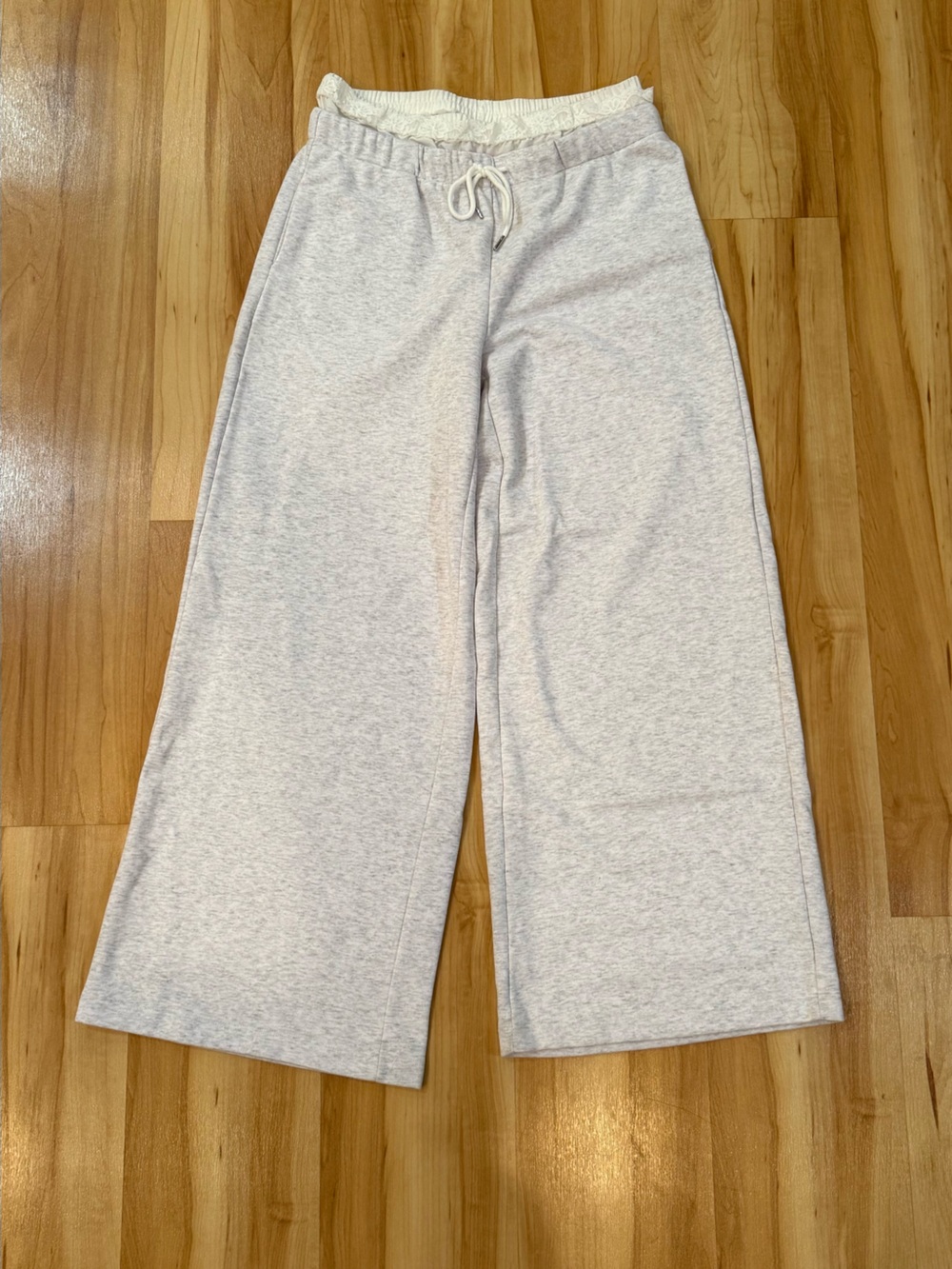 Edikted Tamia Peekaboo Ruffle Lace Sweatpants - Picture 2 of 4